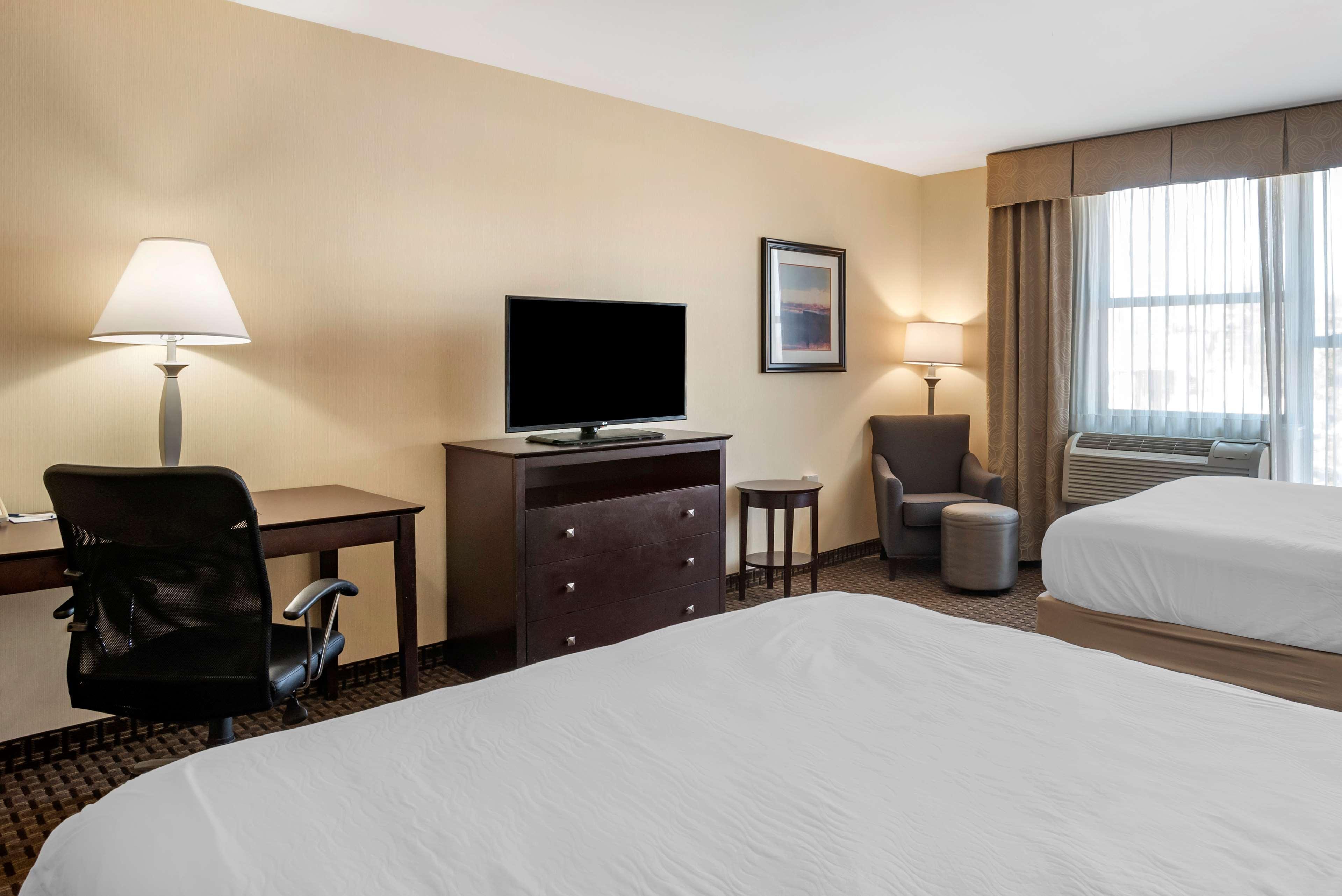 Western Philadelphia Airport South - At Widener 3*