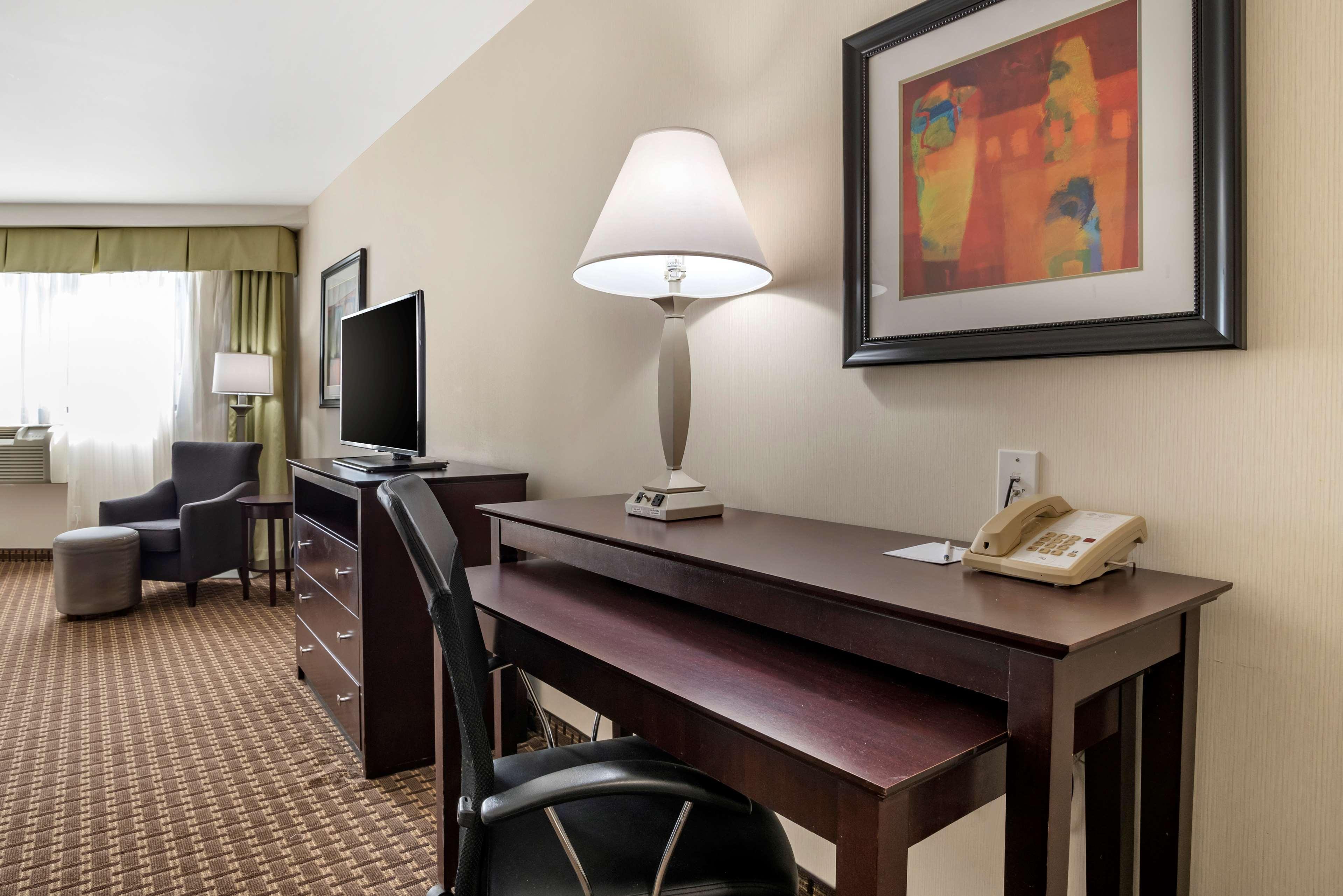 Western Philadelphia Airport South - At Widener Hotel