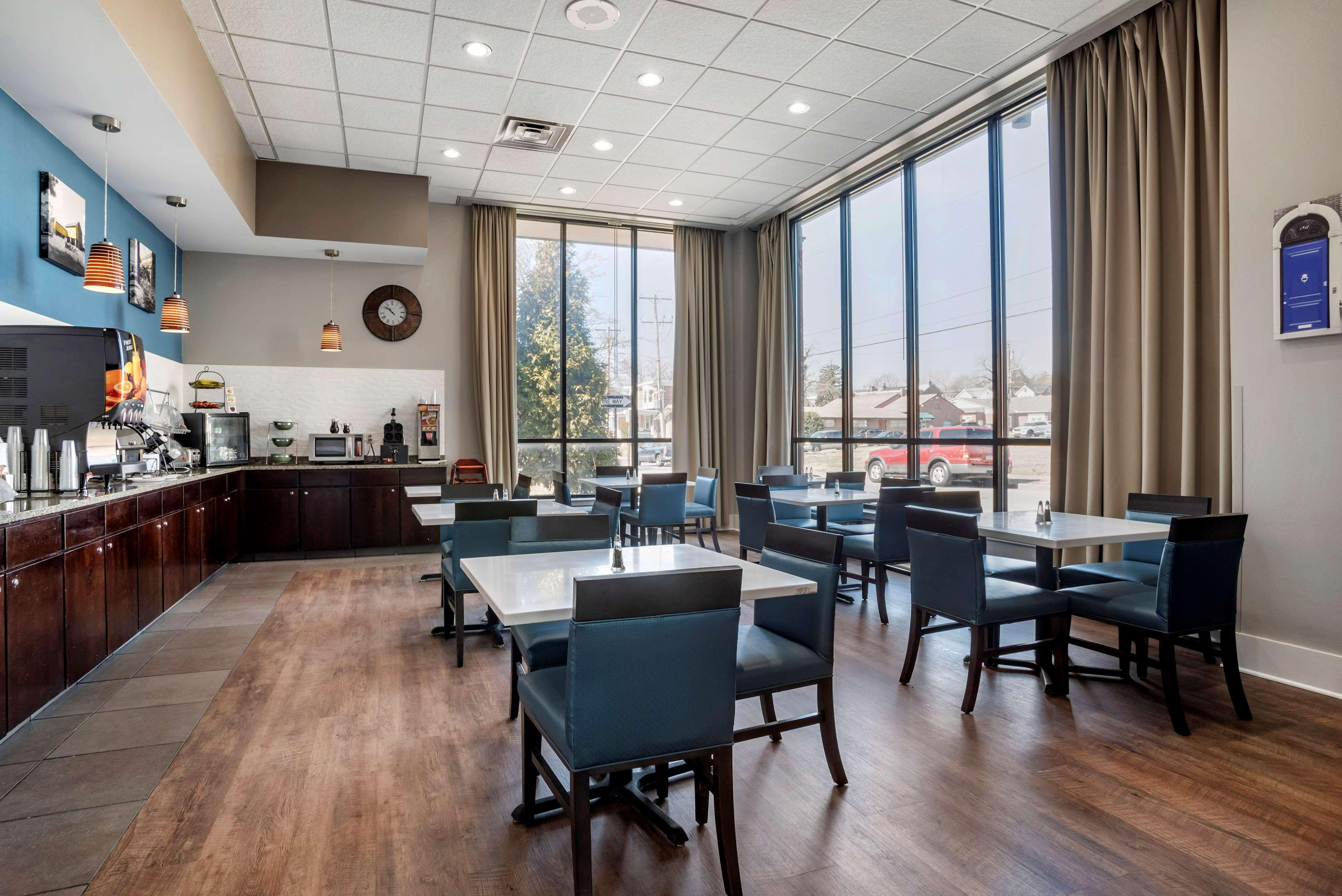 Western Philadelphia Airport South - At Widener Hotel Chester