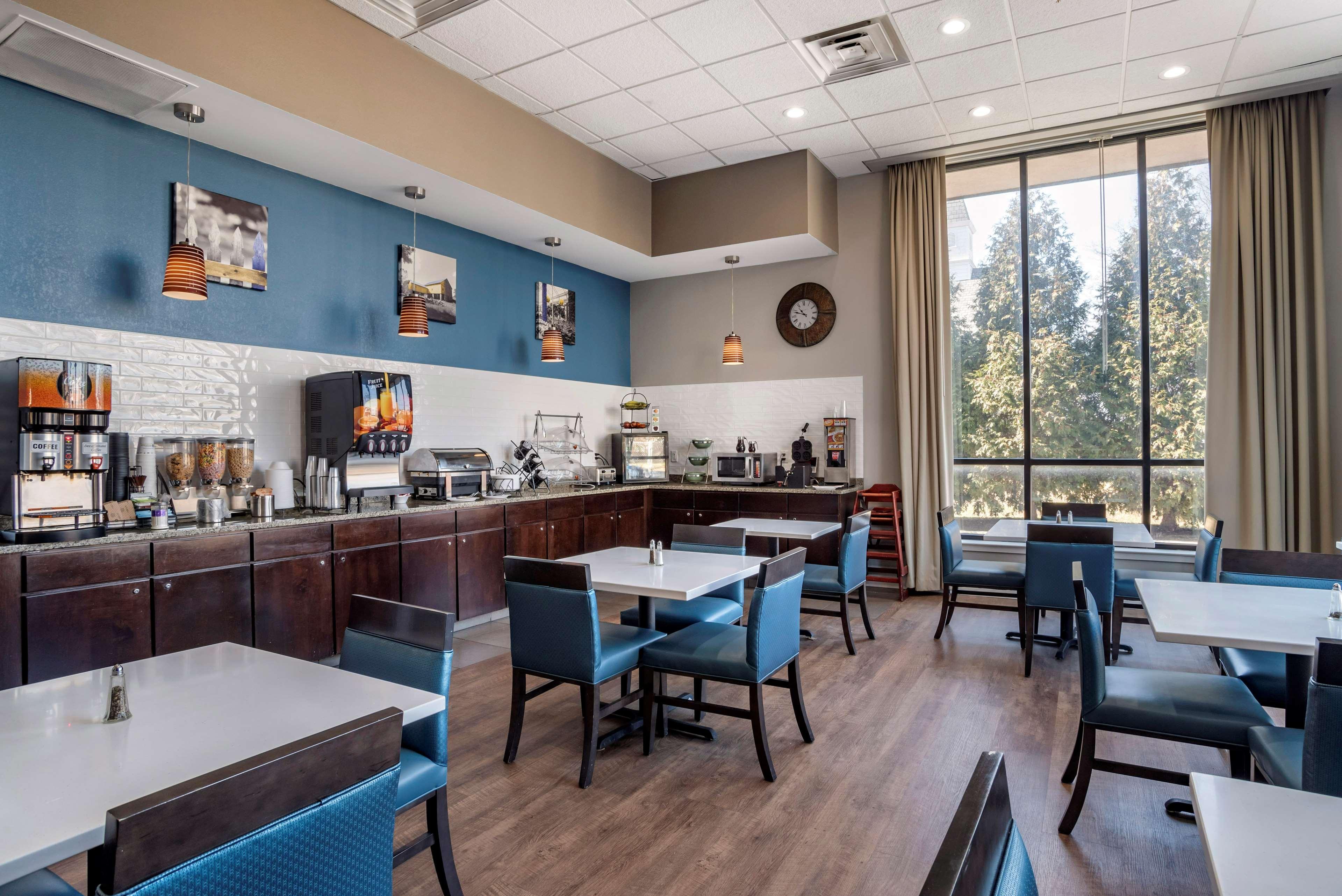 Western Philadelphia Airport South - At Widener Hotel 3*