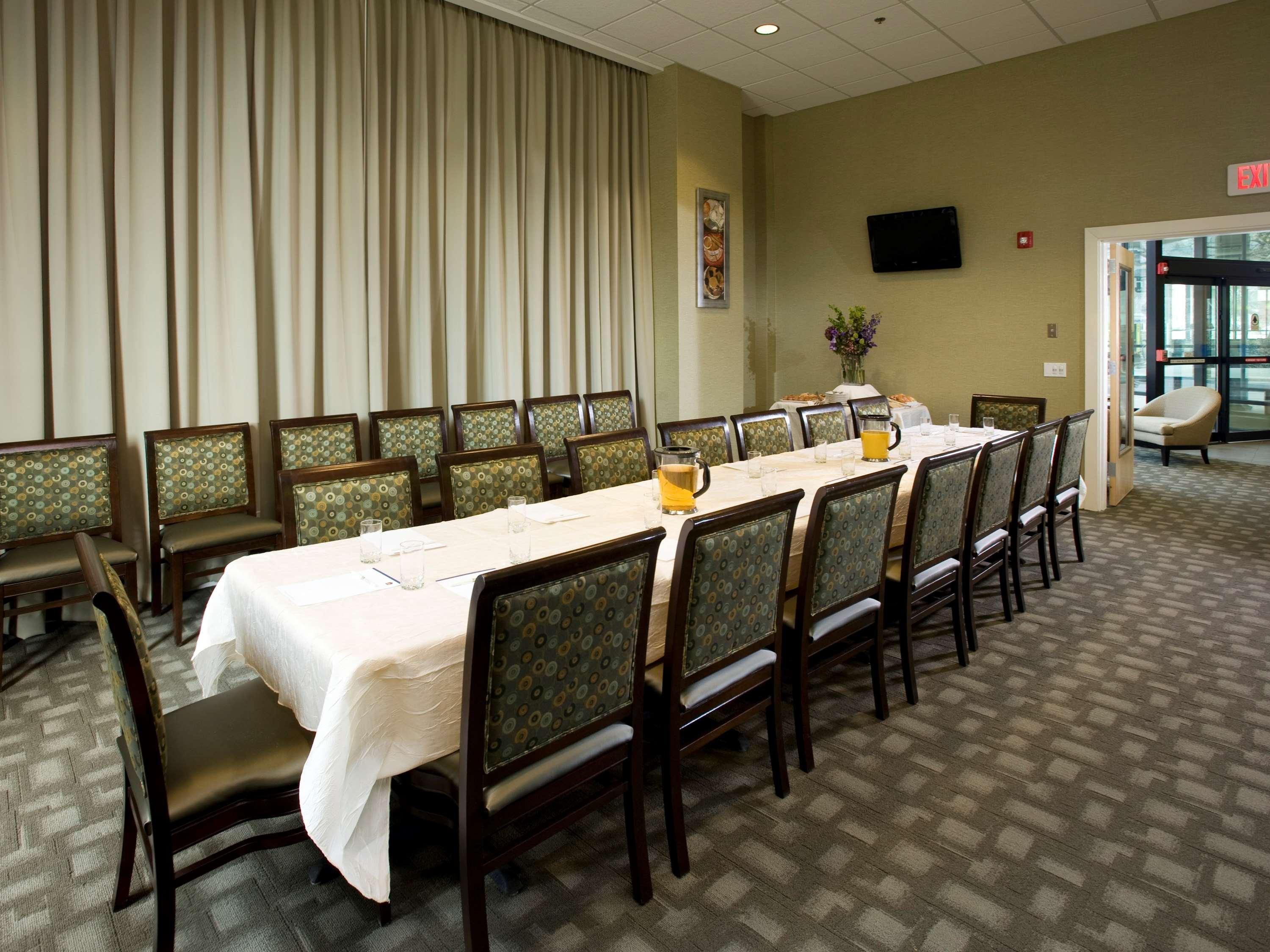 Western Philadelphia Airport South - At Widener Hotel Chester